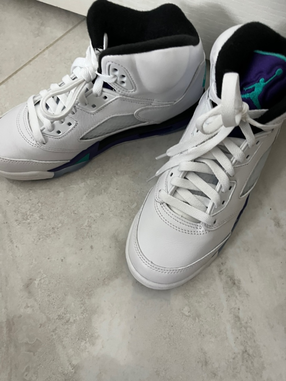 Nike air Jordan 5 retro grape hq 7980-100 b grade grade school size 5 no box